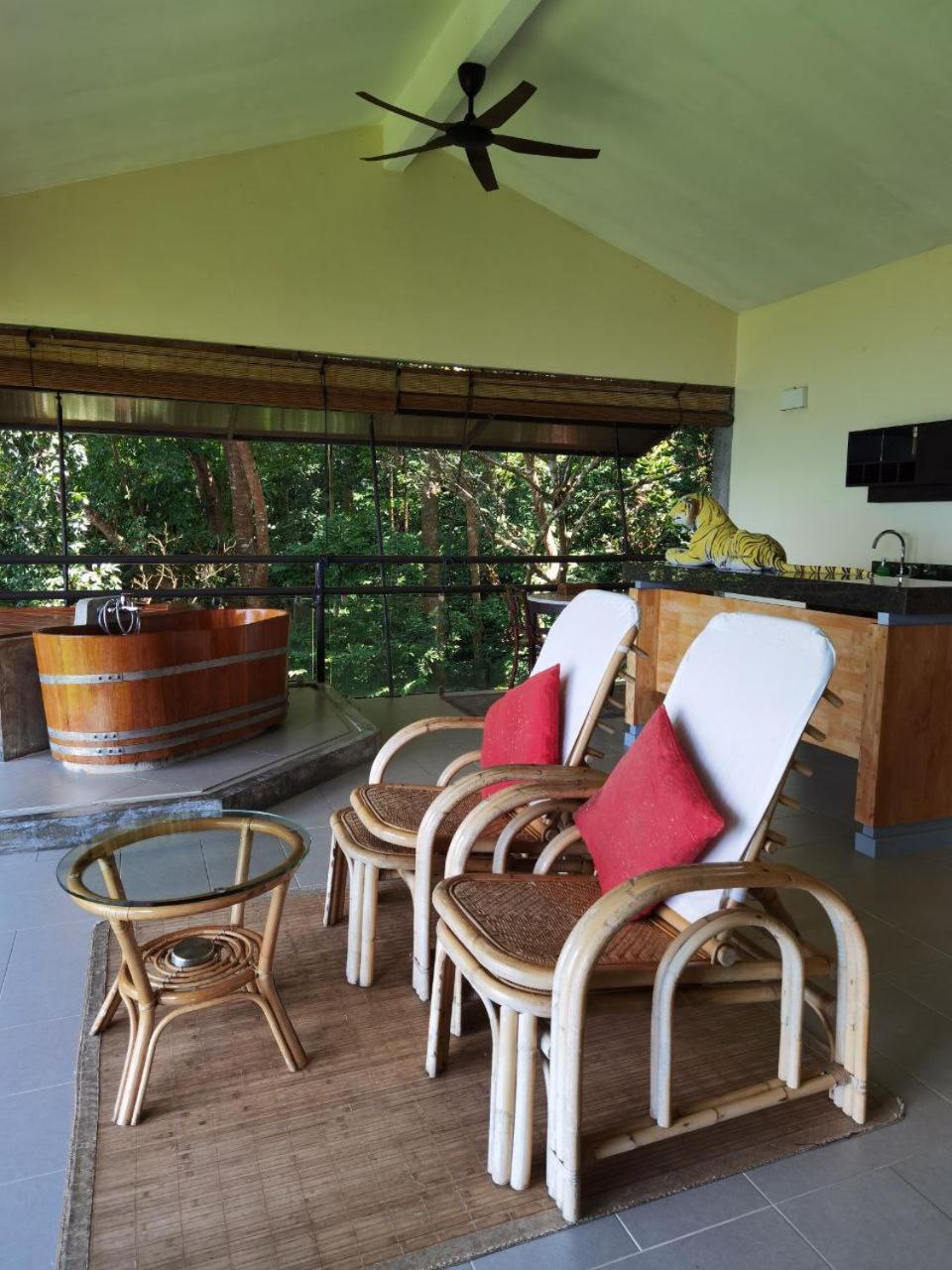 Ambong Rainforest Retreat Pantai Cenang  Luaran gambar
