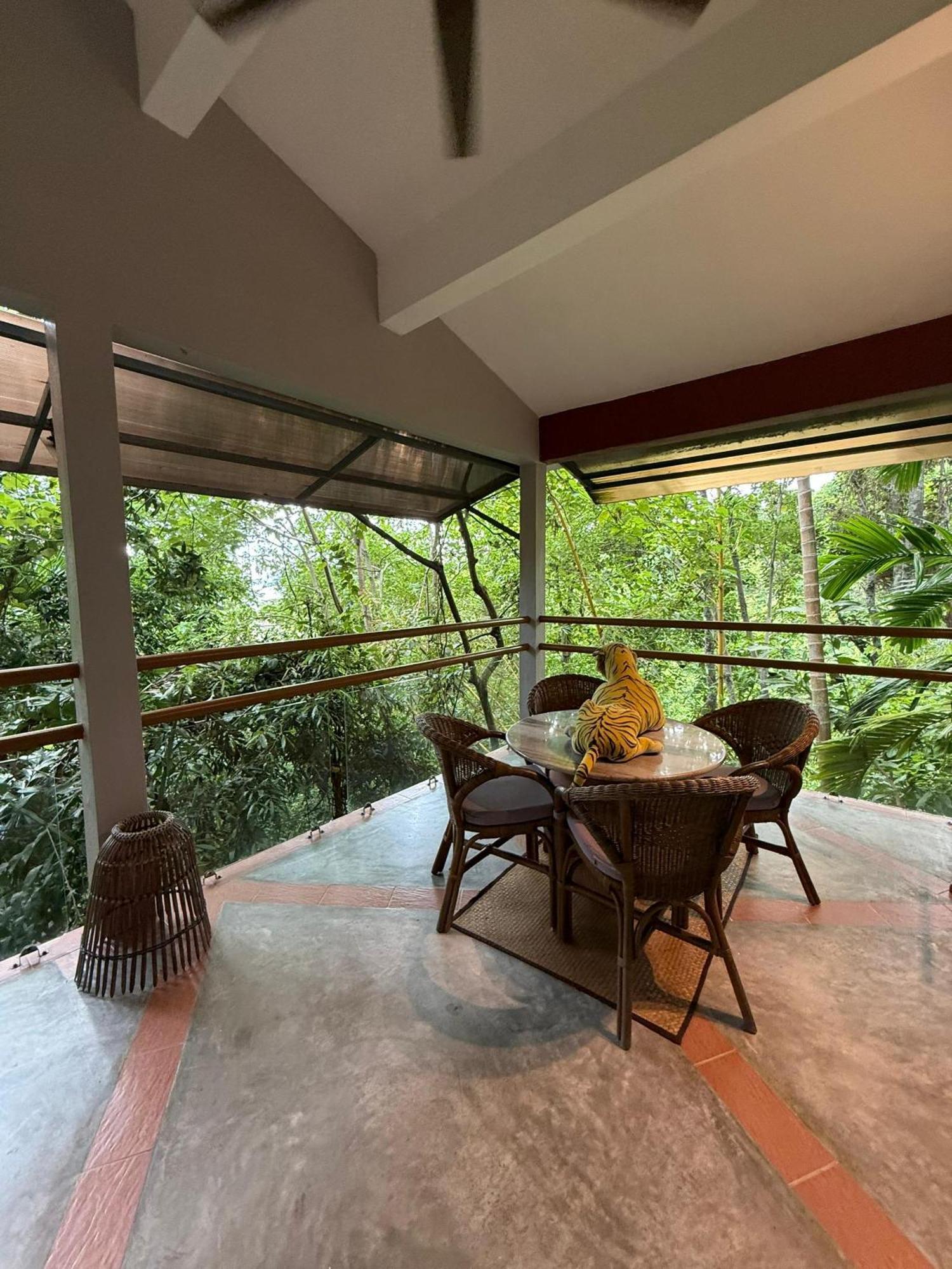 Ambong Rainforest Retreat Pantai Cenang  Luaran gambar
