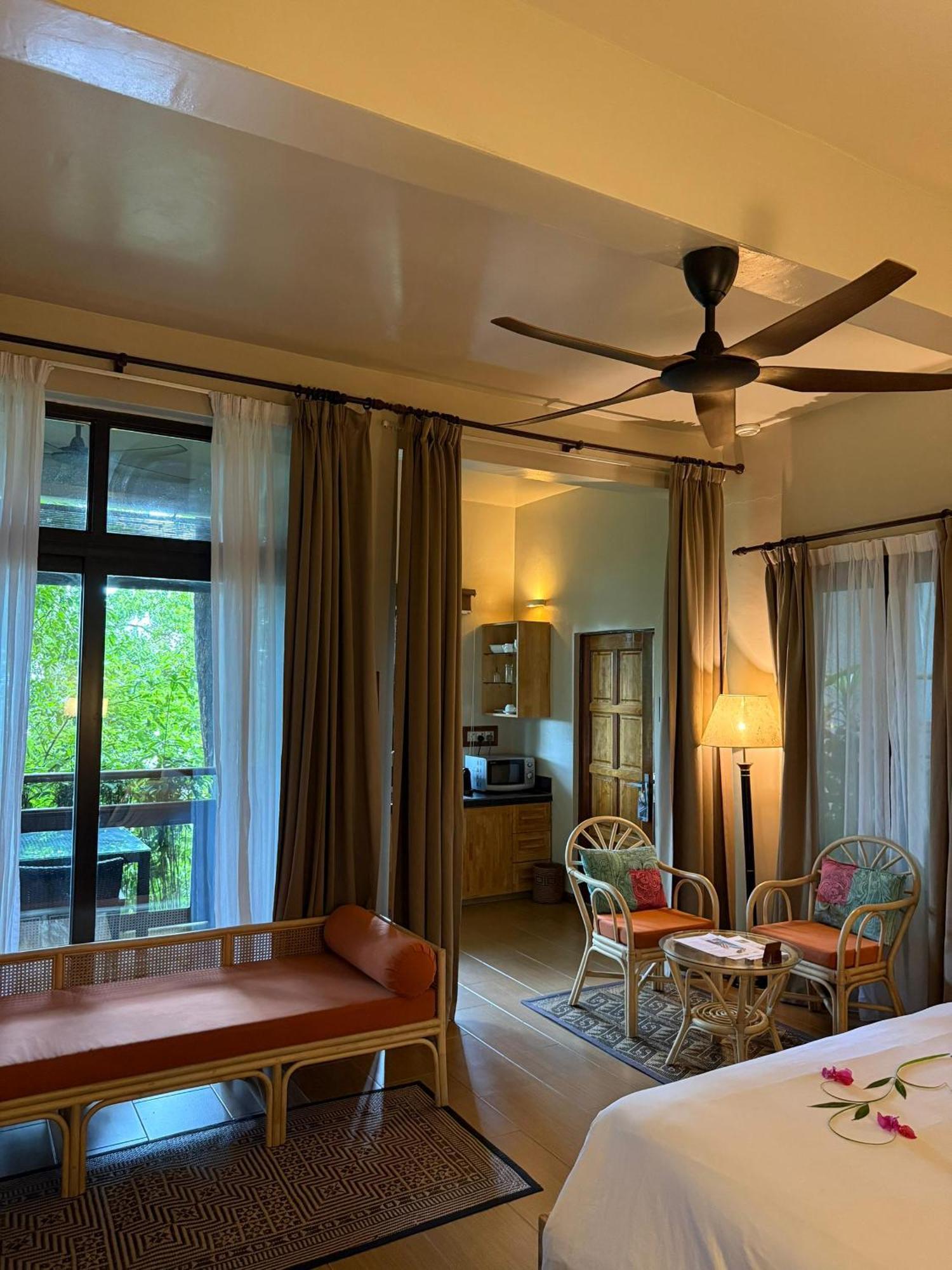 Ambong Rainforest Retreat Pantai Cenang  Luaran gambar